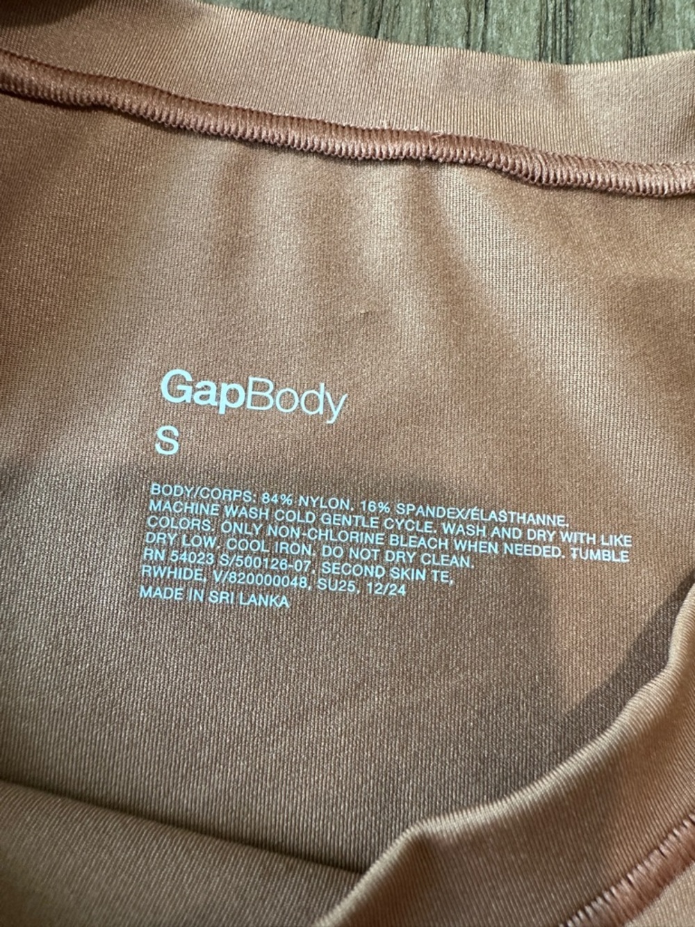 Gap SecondSkin T-Shirts Bundle of 2 Size Small Brown - Picture 7 of 9